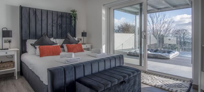 Sunrise  - 5 Bedroom Holiday Home - Pendine Hotels in Carmarthen