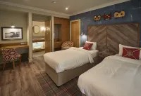 The Boathouse Inn & Riverside Rooms