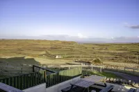 Stormy Castle - 6 Bedroom Sleeps 14 - Llangennith