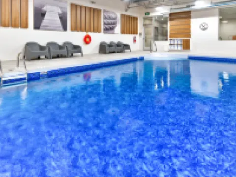 特魯瓦-裏維耶西部智選假日酒店及套房 三河城酒店