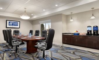 Holiday Inn Express & Suites Opelika Auburn