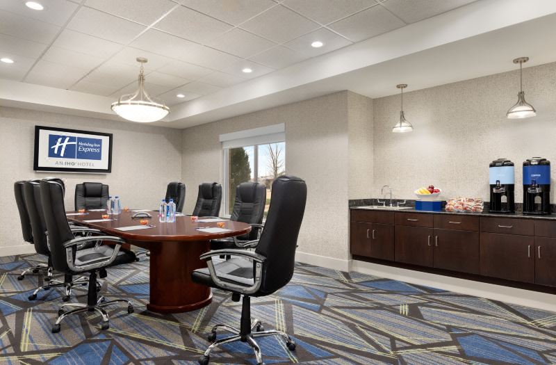 Holiday Inn Express & Suites Opelika Auburn by IHG photo 5