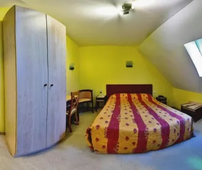 Relais du Lac Hotels in Longeau-Percey