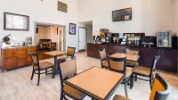 SureStay Plus Hotel by Best Western Hammond - sarapan