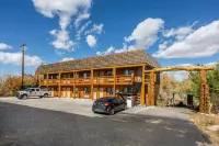 Rodeway Inn Pronghorn Lodge فنادق في 