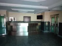 Modroy Hotel and Suites - parking