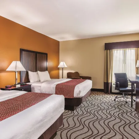 La Quinta Inn & Suites by Wyndham Cotulla