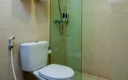 Cordela Hotel Medan Отели рядом с достопримечательностью «Medan Grand Mosque»