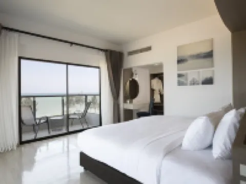 センターラー バイ センターラー チャアム ビーチ リゾート チャアムのホテル