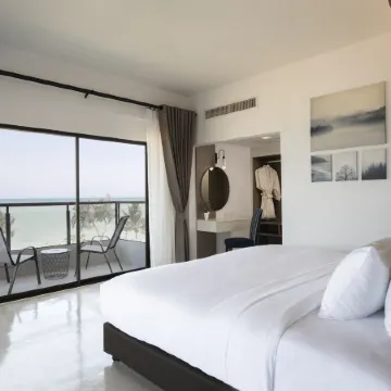 Centara Life Cha-Am Beach Resort Hua Hin