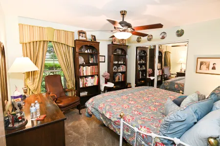 Comfortable Luxury, Superior Quality, Two Bedrooms Отели рядом с достопримечательностью «Университет Юг Алабама»