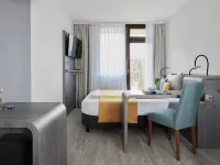 Living Hotel am Deutschen Museum Hotels near Eisbach Wave