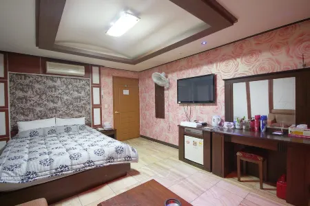 Plus Motel