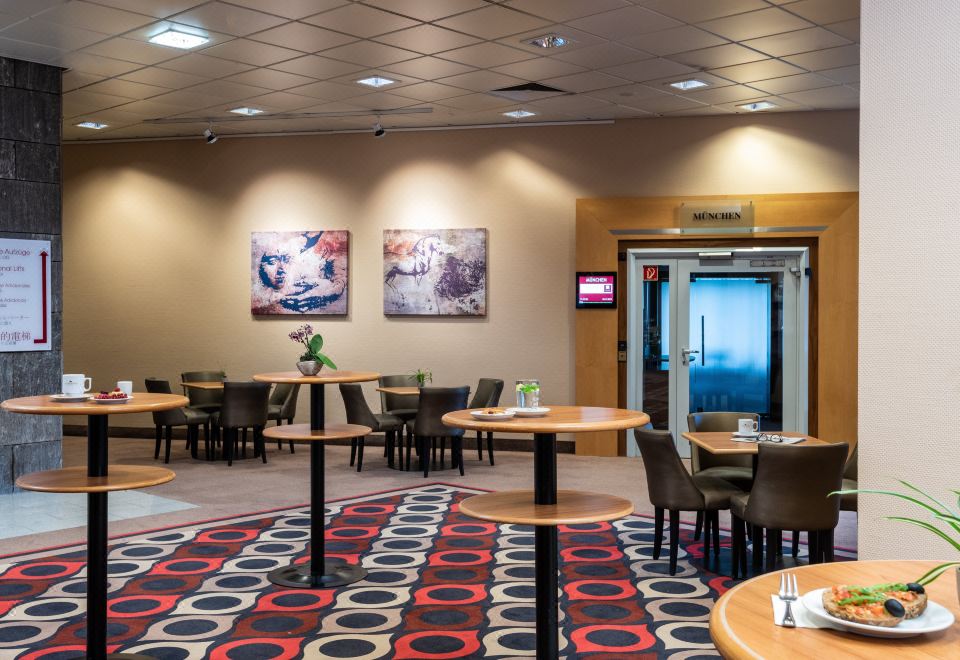 4. 레오나르도 로얄..