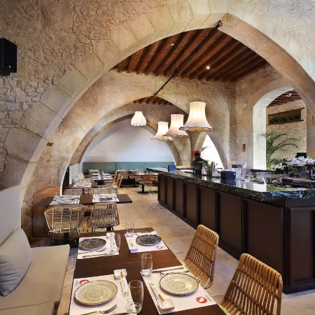 Polis 1907 by Louis Hotels