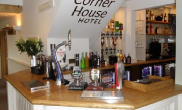 The Corner House Hotel - Housity