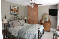 Green Oaks B&B