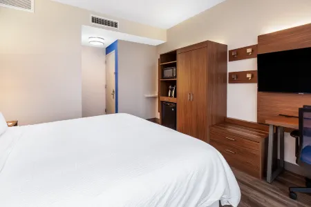 Holiday Inn Express NYC Brooklyn - Sunset Park