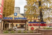 Grand Sapphire Hotel Hôtels à proximité de : Cathédrale Zenkov