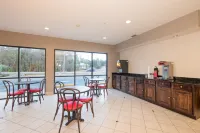 Red Roof Inn & Suites Biloxi - Ocean Springs Hotels in 