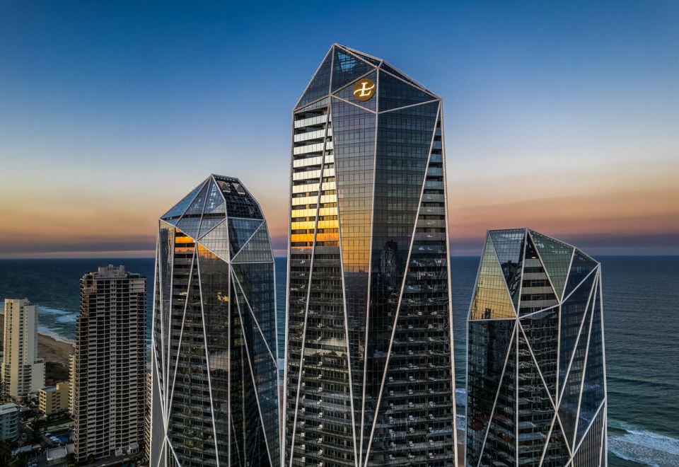 더 랑햄, 골드 코스트 & 쥬얼 레지던스의 럭셔리한 외관 사진