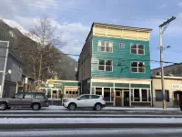 Historic Hotel Bayview - Parking
