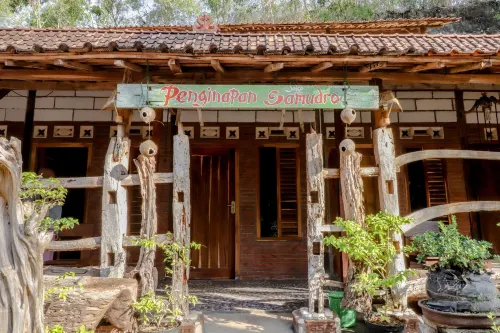 Penginapan Joko Samudro Hotel di Tanjungsari