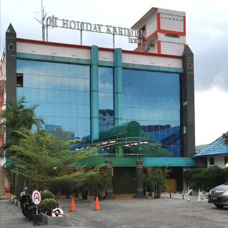 Hotel Holiday Karimun Отели в г. Танджунг-Балай-Каримун