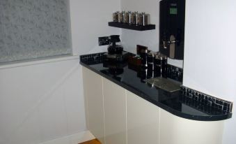 Farnham Hotel