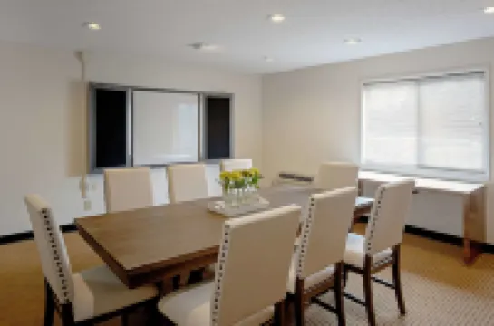 ควอลิตี้อินน์ ฟรอนเทียร์ แอท ยูเอส ไฮเวย์ 30