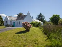 Ploughman Hotels near Skyeskyns