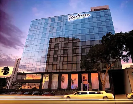 Radisson Decapolis Miraflores