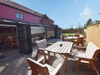 Palmer's Ale House Hotels in Long Sutton