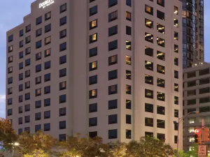DoubleTree by Hilton Hotel & Suites Jersey City