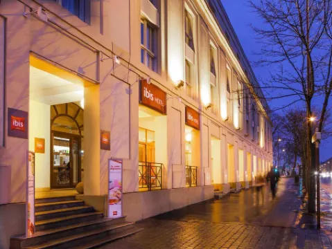 Ibis Versailles Château