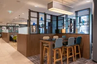 Hampton by Hilton Dusseldorf City Centre - bar