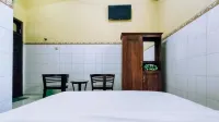 Hotel Shinta 1 near Stasiun Kertosono Hotel dekat Masjid Al-ishlah Brumbung