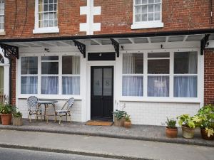 Beautiful 2-Bed Victorian Conversion in Pewsey