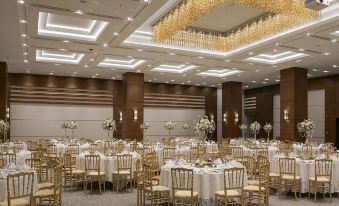 8. Radisson..