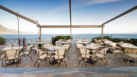 Pharos Rooms Отели в г. Loutra Edipsou