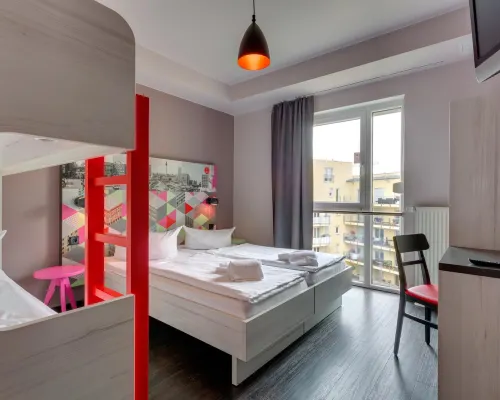 Meininger Hotel Berlin Alexanderplatz Các khách sạn gần Công viên Mauerpark