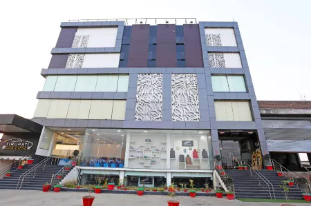 Hotel G20 Inn - Kota Отели рядом с достопримечательностью «Jagmandir Palace»