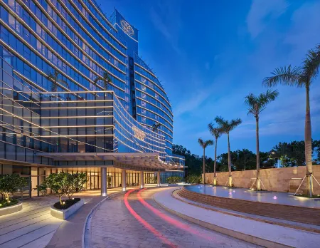 Grand Bay Hotel Zhuhai Отели рядом со станцией Zhuhai Railway Station