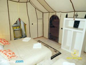 Sleep in Luxury Tent in Desert