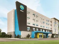 Tru by Hilton Lancaster East Hotels near Walgreens