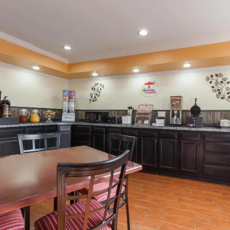 Super 8 by Wyndham Lexington/Hamburg Area