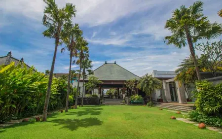 S18 Bali Villas