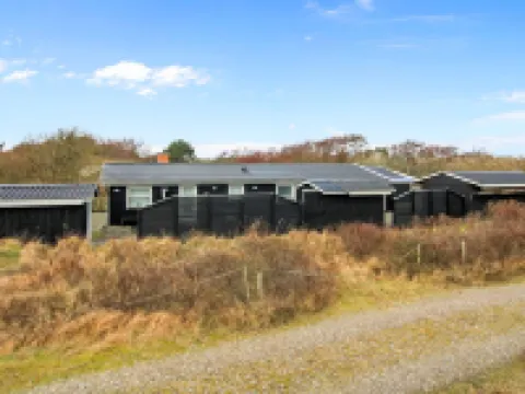 "Aatos" - 500m from the Sea