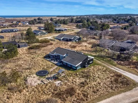 "Amadahy" - 950m from the Sea Отели в г. Bindslev