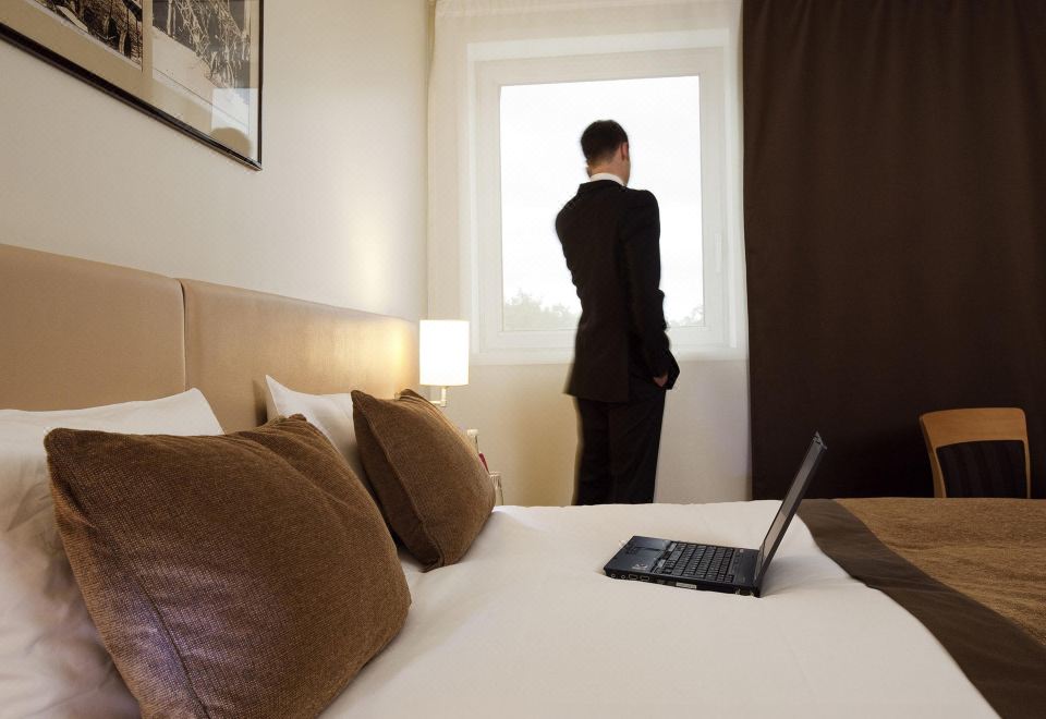 머큐어 시드니 리버풀의 바/라운지 공간 이미지